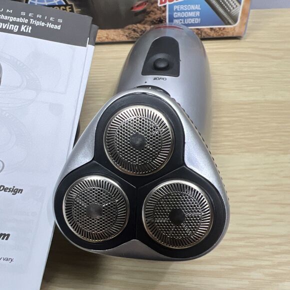 Innovage Phase III Rechargeable Triple Head Shaving Kit & Personal Groomer READ - Picture 4 of 5